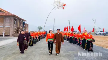 ما هي الطقوس الستة المميزة لحفل زفاف موونغ التقليدي التي أعادت نينه بينه إحياءها مؤخراً؟